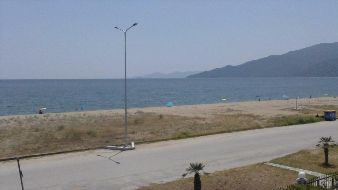 Villa Iris Nea Vrasna Exterior foto